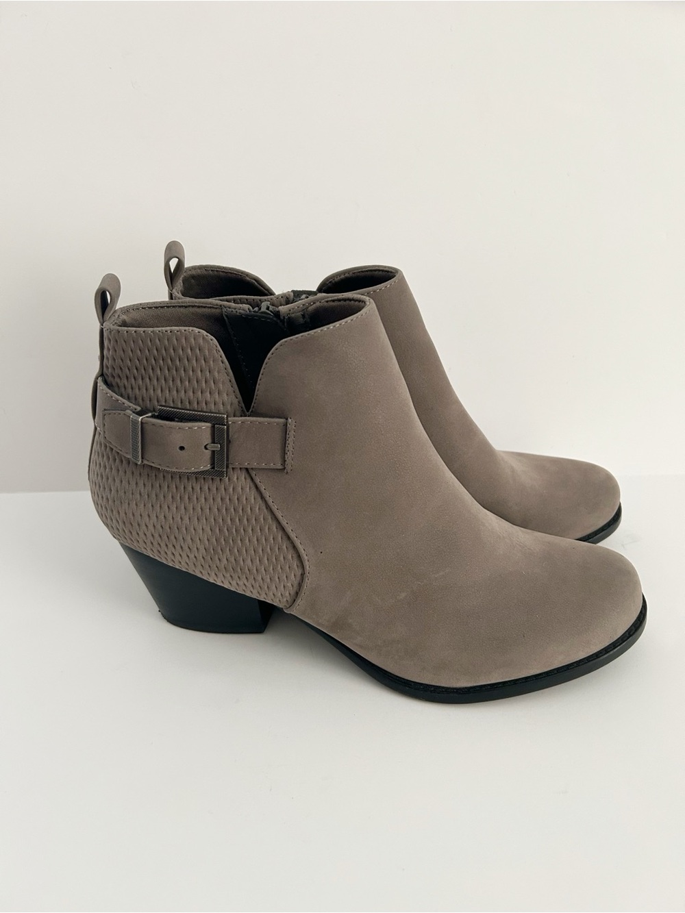 BareTraps Rudy Taupe Ankle Booties | Size 10